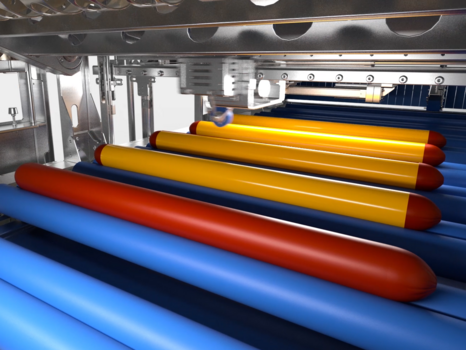 Photo d’une personne tenant une saucisse d’une main et la ficelle de l’autre, afin d’illustrer la pose automatique de ficelle sur les saucisses