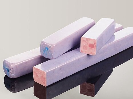 Boyaux remplis présentés sous des formes variées, un rond et deux moulés